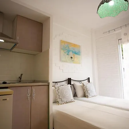 Ioannis Paradise Rental Apartments Aparthotel *